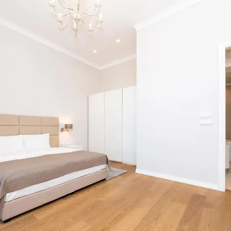 شقة Slavija Fontana Lux *