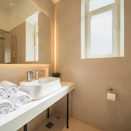 Slavija Fontana Lux *