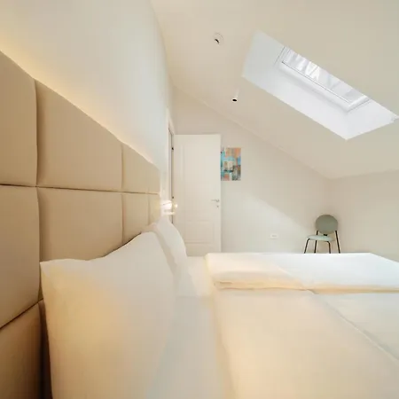 Slavija Fontana Lux بلغراد